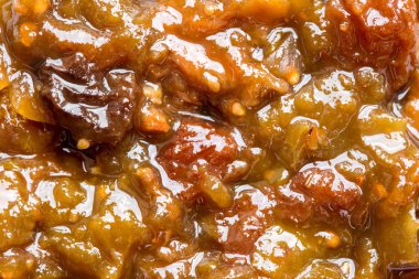 Ev yapımı yeşil domates turşusu