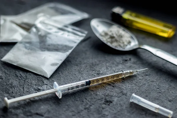 Drogspruta Och Kokta Heroin Sked Narkotikamissbrukarens Problem Och Terapikoncept — Stockfoto