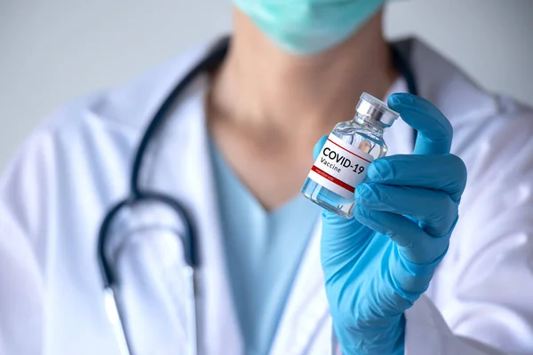 Coronavirus Covid Vaccin Immunisatie Concept Arts Die Fles Vaccin Voor — Stockfoto