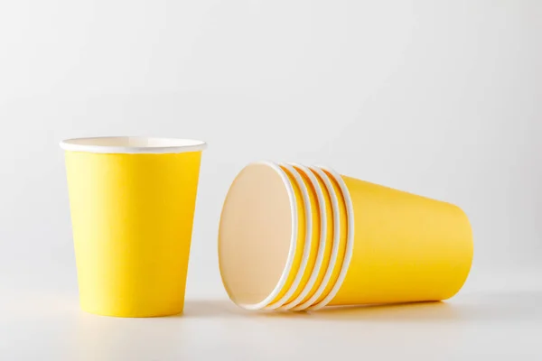 Одноразові Паперові Чашки Ізольовані Білому Тлі — стокове фото
