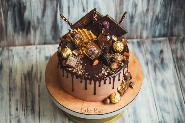 Erkek doğum günü pastası - Çikolatalı Chivas viskisi