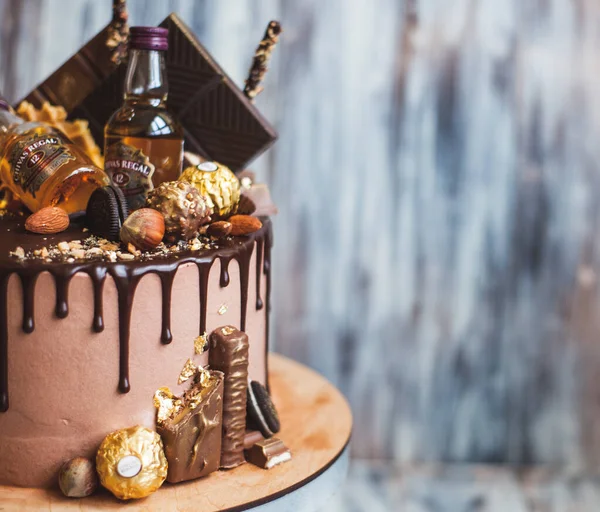 Erkek doğum günü pastası - Çikolatalı Chivas viskisi