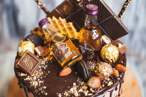 Gâteau Anniversaire Pour Hommes Whisky Chivas Chocolat — Photo