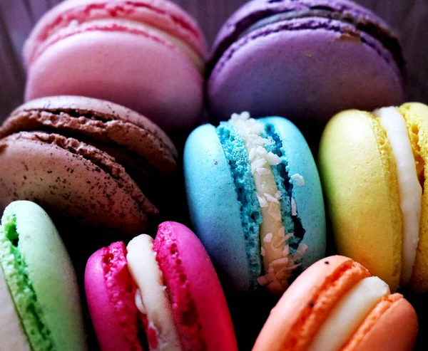 Renkli, parlak, lezzetli kurabiyeler. Güzel pasta..