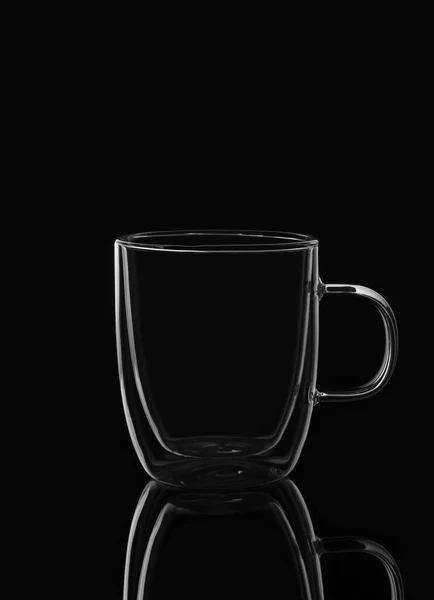 Tasse Verre Sur Fond Noir — Photo