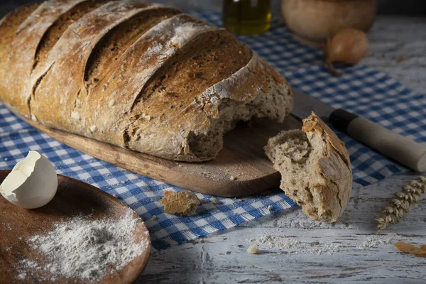 Fresh Broken Bread Wooden Table — Stock Photo, Image