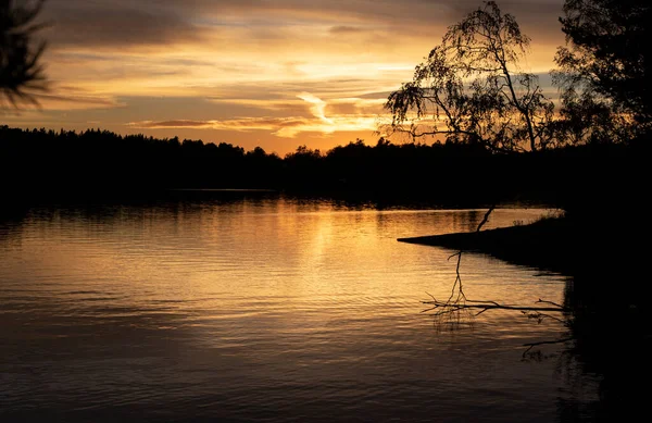 Sonnenuntergang Über Einem Sommersee — Stockfoto