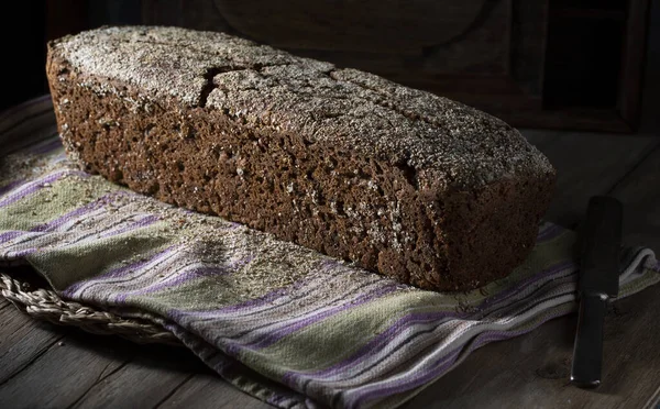 Black Rye Bread Striped Towel — Stock Photo, Image