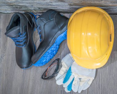 İş yerinde güvenlik için kişisel koruma ekipmanları