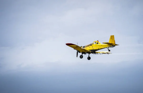 Samolot Lata Zapyla Komary Powietrza — Zdjęcie stockowe