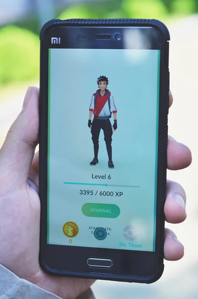 Pokemon GO App sur smartphone — Photo