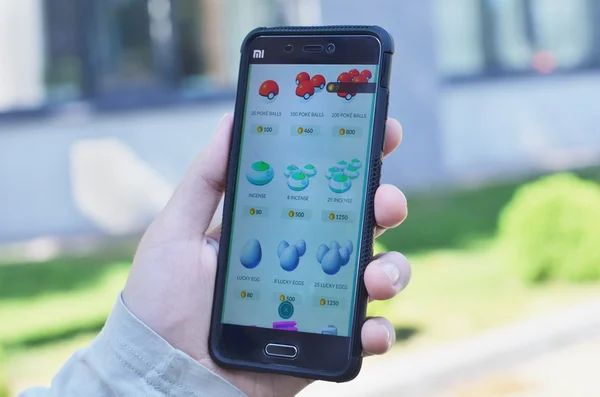 Pokemon GO App sur smartphone — Photo