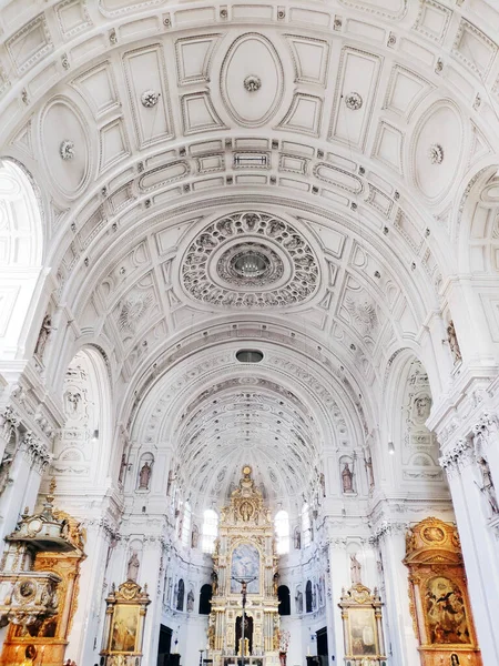 Münih, Almanya - 28 Haziran 2019: Münih 'teki St. Michaels Kilisesi — Stok fotoğraf