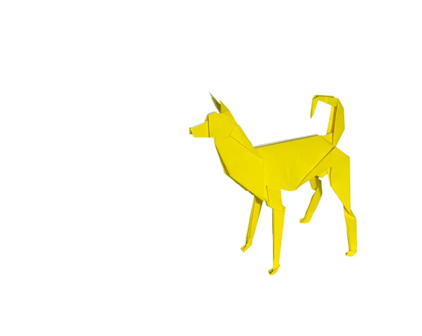 白で隔離される黄色い折り紙の犬 — ストック写真