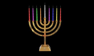 Hanuka Menora ve siyahta izole mumlar