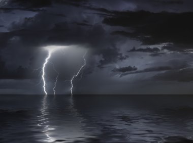Yıldırım cıvata yansıma denize