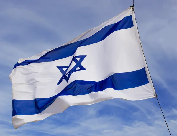 Israël vlag flaping in de wind geïsoleerd — Stockfoto
