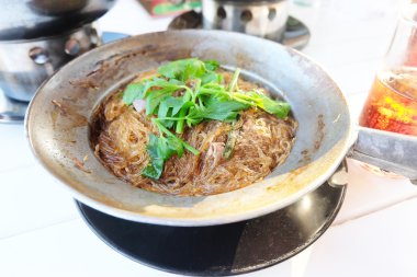 pişmiş karides erişte