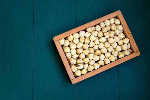 Avellanas Asadas Caja Madera — Foto de Stock