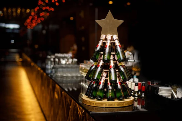 Minsk Belarus Noel Ağacı Şeklinde Şampanya Şişeleri Moet — Stok fotoğraf