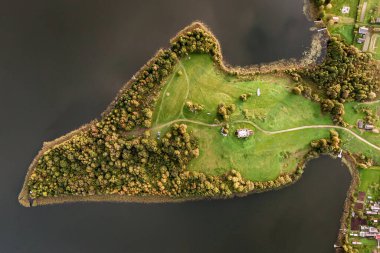 Gün batımında yarımada. İHA atışı