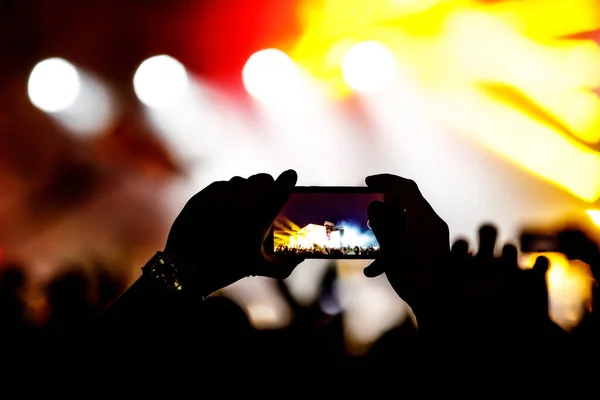 Silhouet Van Handen Met Behulp Van Camera Telefoon Foto Video — Stockfoto