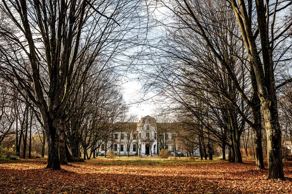 Old Abandoned Palace Manor Autumn Forest — Foto Stock
