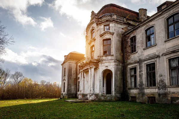 Old Abandoned Palace Manor Autumn Summer — 스톡 사진