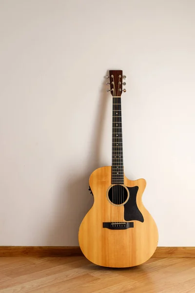 Acoustic Guitar Wall — Stock Photo, Image