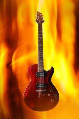 Yangın arka planında elektro rock gitarı