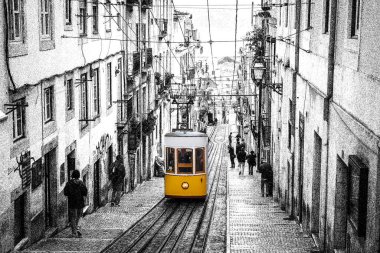 Lizbon, Portekiz 'in eski caddelerinde sarı tramvay kartpostalı. Siyah beyaz tramvaylı siyah beyaz bir resim..