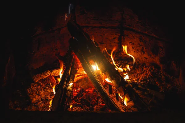 Şöminede Yakacak Odun Yakın Çekim Parlayan Odunlar Ateş Alevler — Stok fotoğraf