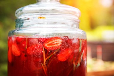 Serin Çilek Limonatalı Cam Kavanoz