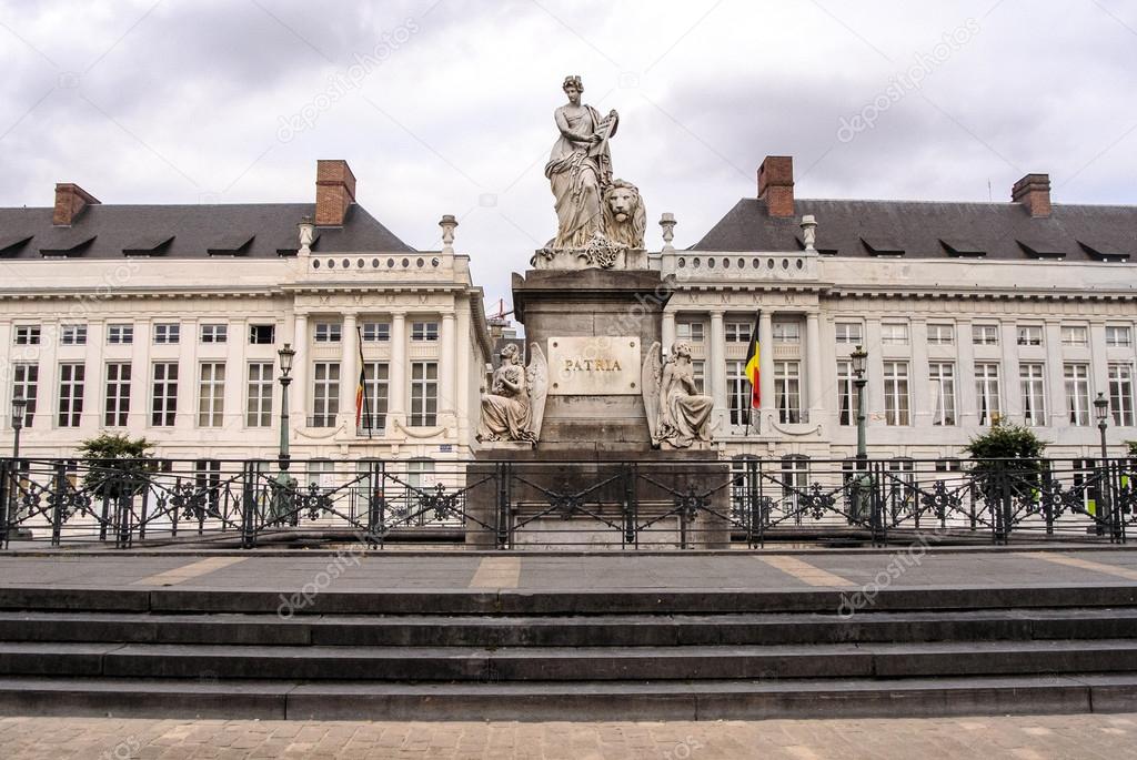 The Martyrs square in Brussels, Pro Patria memorial monument.