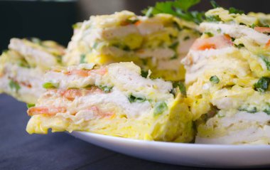 Tabakta kıymalı patates güveci.