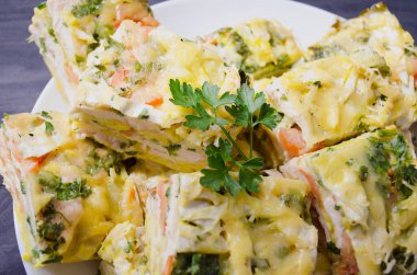 Tabakta kıymalı patates güveci.