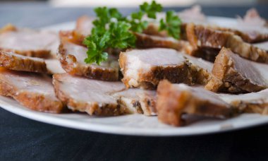 Geleneksel Dilimlenmiş Ballı Jambon Tatil İçin Hazır