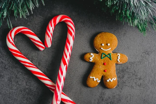 Gingerbread Man Christmas Gingerbread Cookie Dark Background Candy Top View — Stock Photo, Image