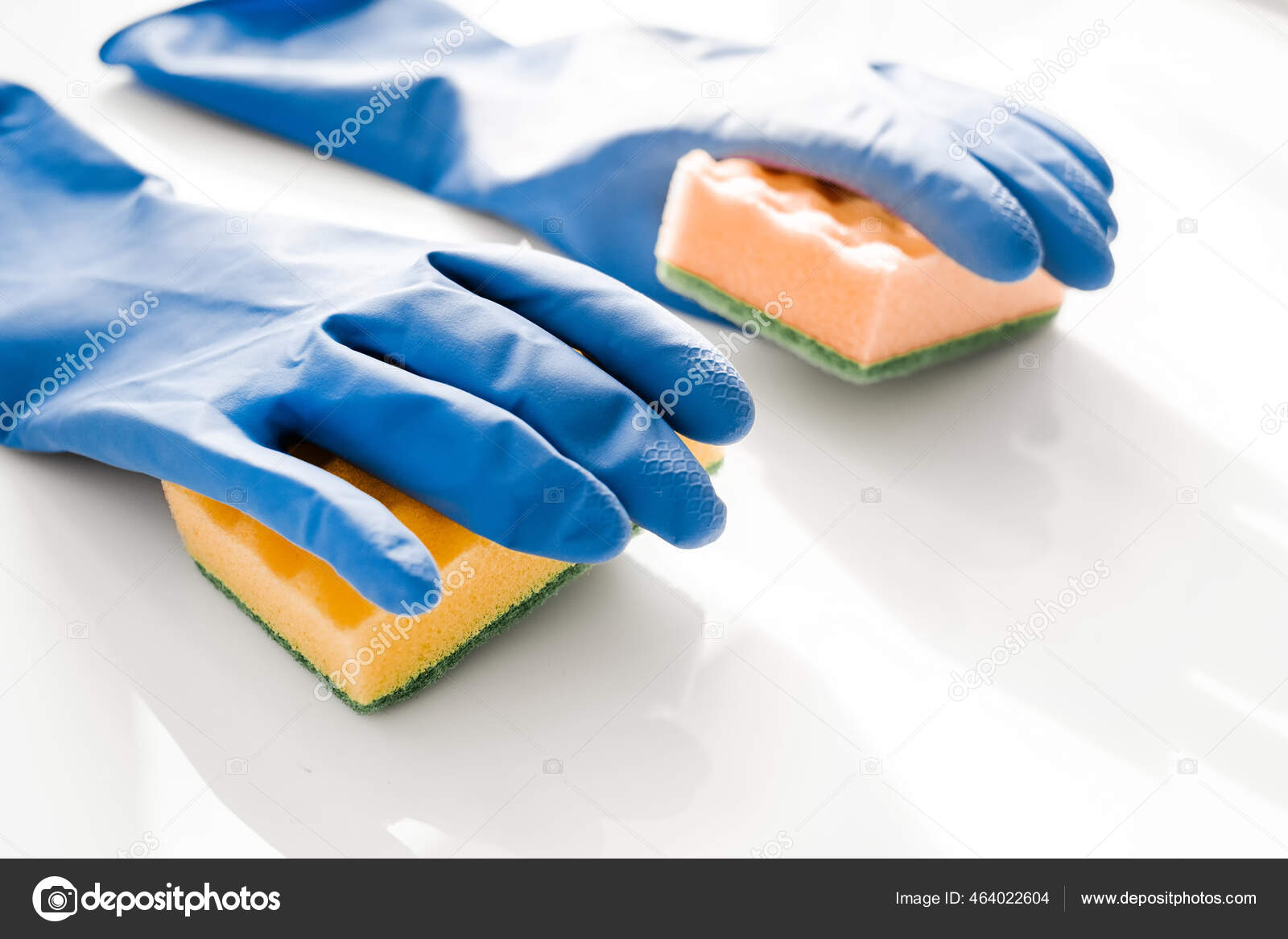 Guantes Goma Para Limpiar Con Paño Sobre Fondo Blanco: fotografía de stock © ruseyskiy #464022604 | Depositphotos