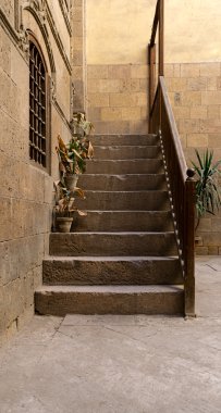 Merdiven Courtyard tarihi bir evde, Cairo, Mısır