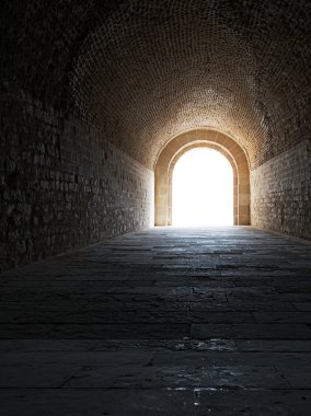 Tonozlu koridor İskenderiye Castle courtyard için önde gelen