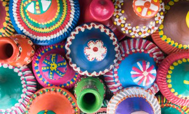 seramik kaplar üst kapakları