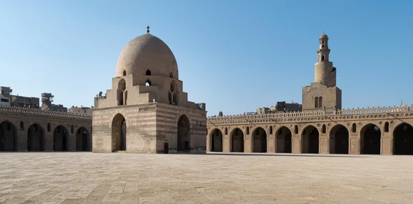 Ibn Tulun Camii avlusu
