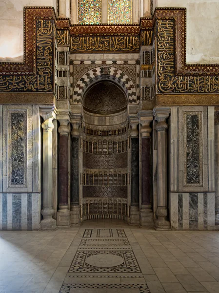 Duvar süslü heykel niş ile dekore edilmiş