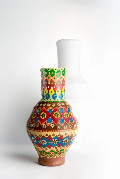 Vase de poterie colorée décoré égyptien (Kolla ) — Photo