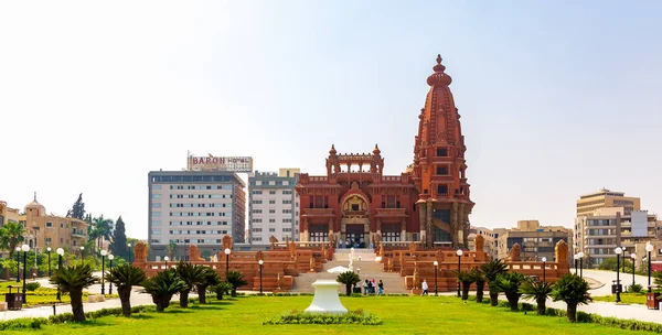 Baron Empain Sarayı, Kahire 'nin Angkor Wat kentindeki Kamboçya Hindu tapınağından esinlenilmiş tarihi bir konak.