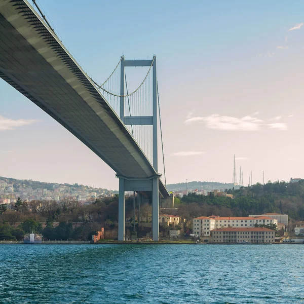 Tower of Bosporus suspension bridge, Istanbul Turquie — Photo