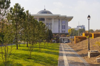 27 Ekim 2025 Almaty yeni parkı, eski başkanlık konutu, Almaty City, Kazakistan 'da inşa edildi.