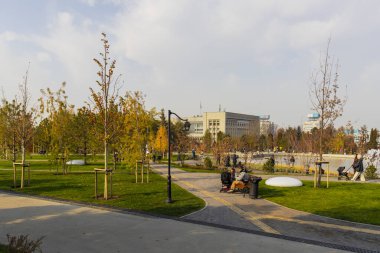 27 Ekim 2025 Almaty yeni parkı, eski başkanlık konutu, Almaty City, Kazakistan 'da inşa edildi.