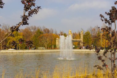 27 Ekim 2025 Almaty yeni parkı, eski başkanlık konutu, Almaty City, Kazakistan 'da inşa edildi.